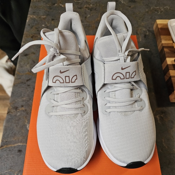Nike Shoes - Womens Nike